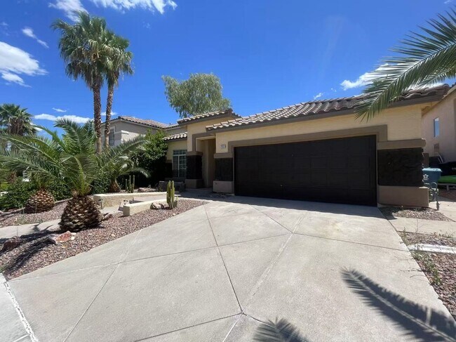 Building Photo - Beautiful one level home