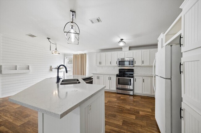 Foto del edificio - 25361 Bluff View Ct