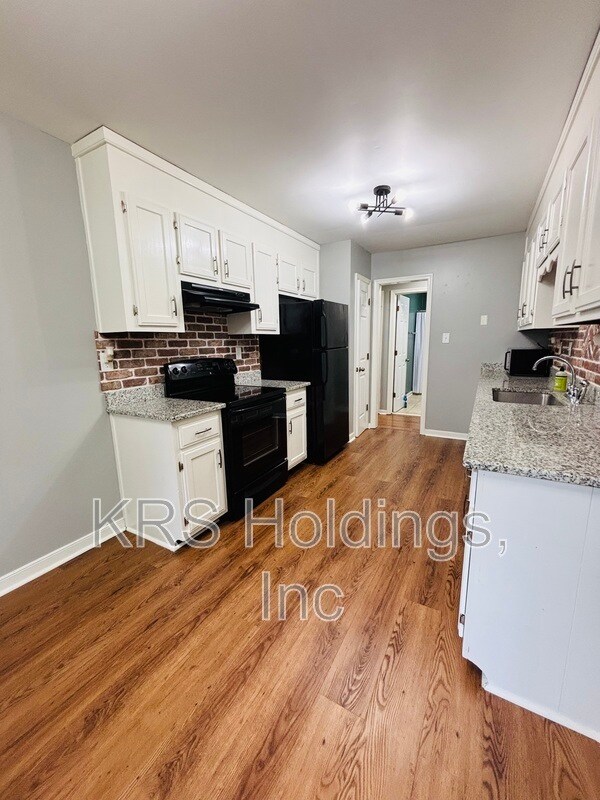 Building Photo - 401 Grinell Dr