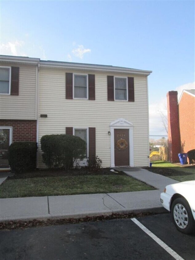 3 Bedroom 2.5 Half Bath Townhouse House Rental in Blacksburg, VA