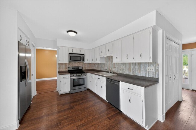 Foto del edificio - 3561 Sunrise Dr