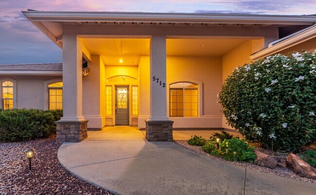 Foto del edificio - Pinion Oaks 4 Bedroom Home