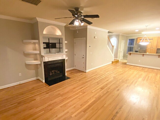 Foto del edificio - Hot 2 bed 2.5 bath townhome  in Uptown Charlotte!