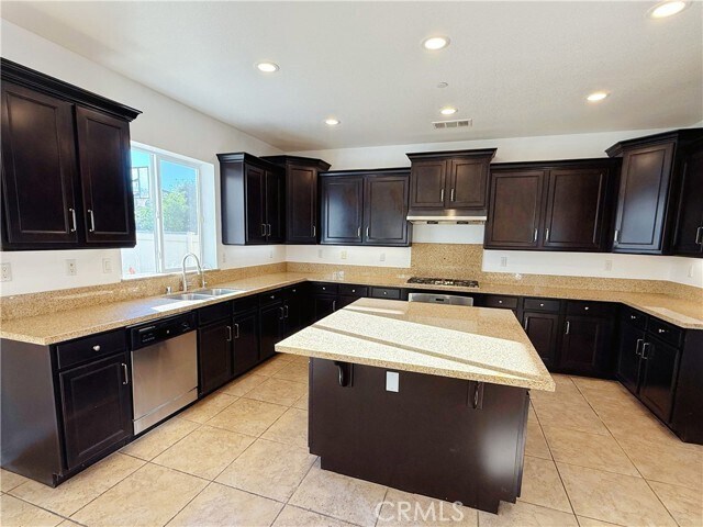 Foto del edificio - 6870 Tourmaline Dr