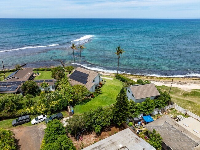 Foto del edificio - Ma’ili Blue Estate: Oceanfront Retreat w/ Beach Access & Sunset Views