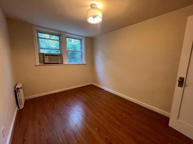 Building Photo - 0 bedroom in SUNNYSIDE NY 11104