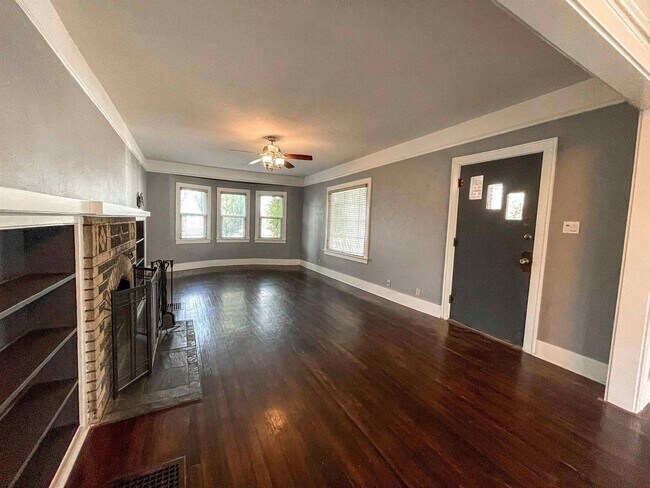Foto del edificio - 3 br, 1.5 bath House - 212 N Kansas (357)
