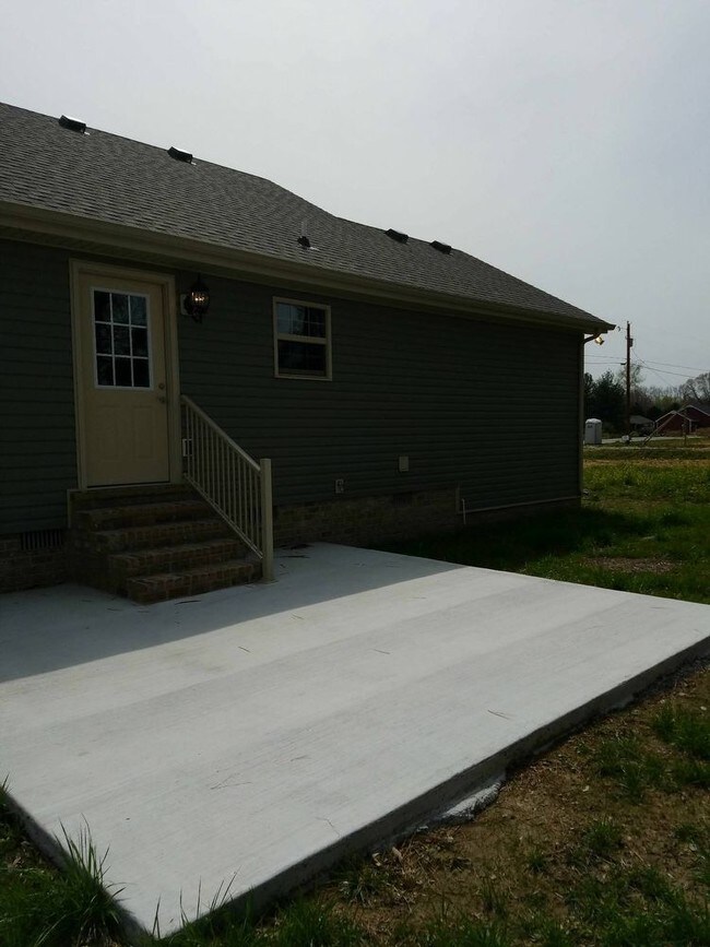 Building Photo - 62 Amelia Dr