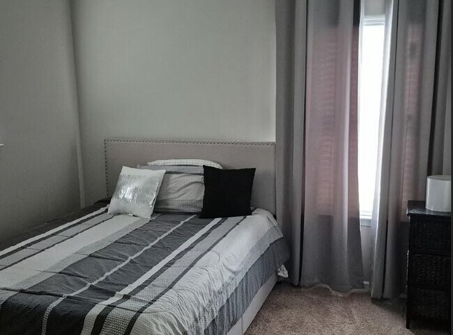 Foto del edificio - 402 Nouvelle Ct