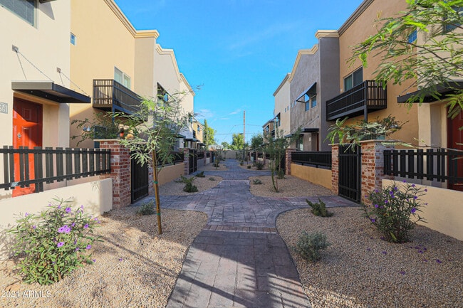 Foto del edificio - 1406 W Main St