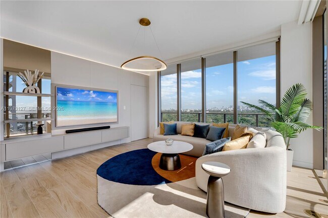 Building Photo - 2678 Tigertail Ave