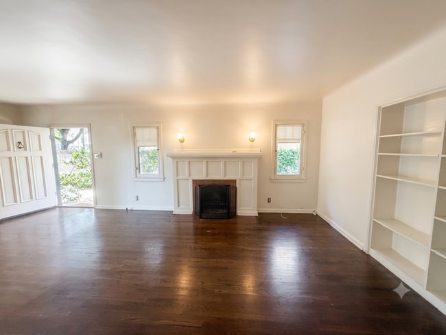 Building Photo - 1278 N Hudson Ave