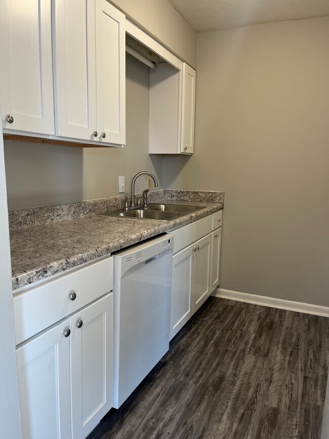 5057 W 4th St, Hattiesburg, MS 39402 - Condo for Rent in