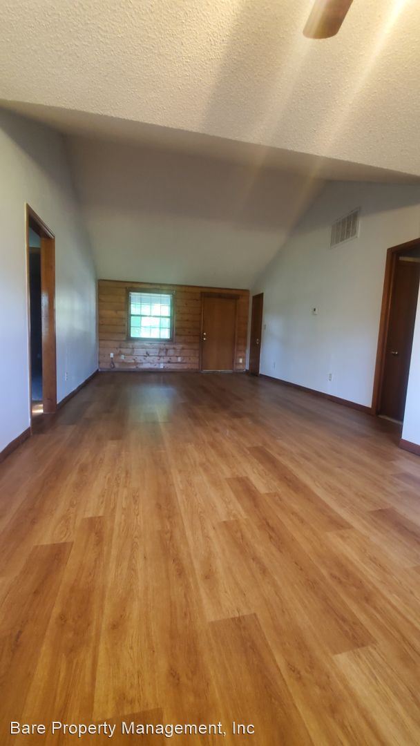 Building Photo - 2 br, 1 bath House - 503 E Maple