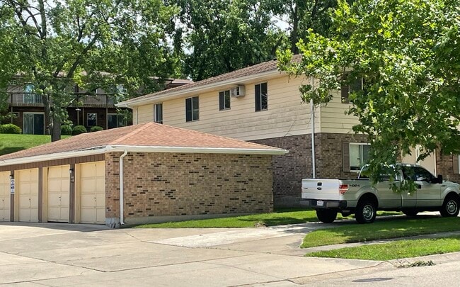 Building Photo - 540 Cherry Hill Drive