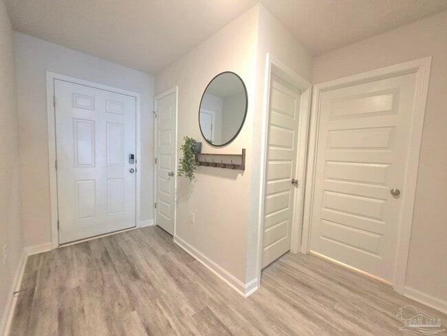 Building Photo - 4375 White Cedar Ct