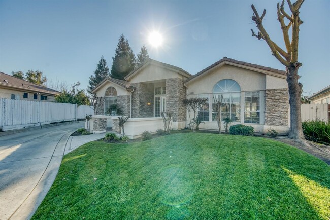 Building Photo - 939 E Mill Creek Dr