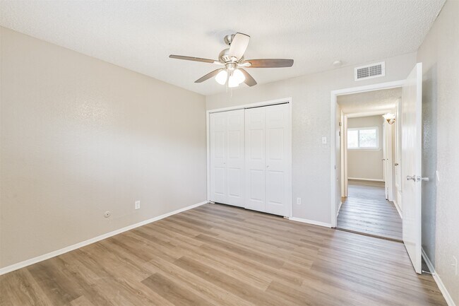 Foto del edificio - 5646 Birchmont Dr