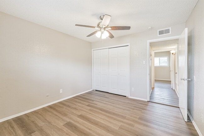 Building Photo - 5646 Birchmont Dr