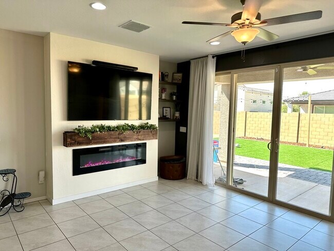 Foto del edificio - Fantastic Casa Vista home with 4 car garag...