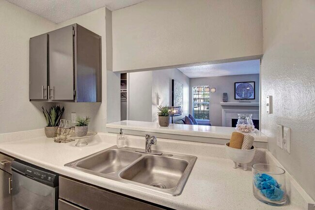 Foto del edificio - Lane at Towne Crossing