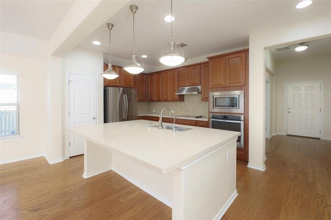 Foto del edificio - 13020 Kearns Dr