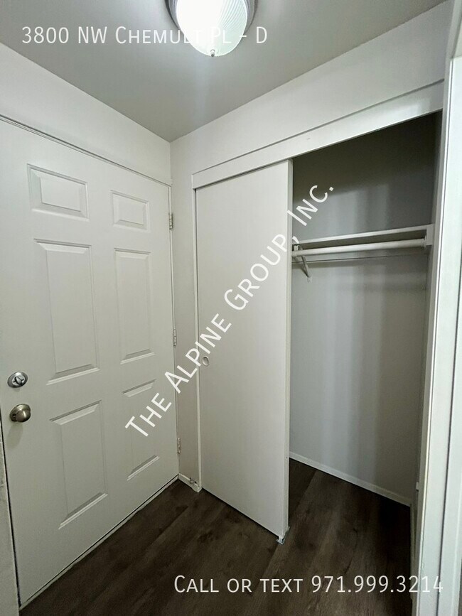 Foto del edificio - End Unit in Rockcreek!