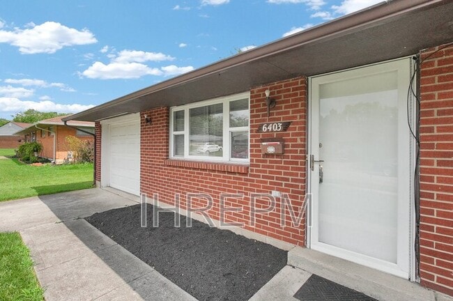 Building Photo - 6403 Roselawn Ave