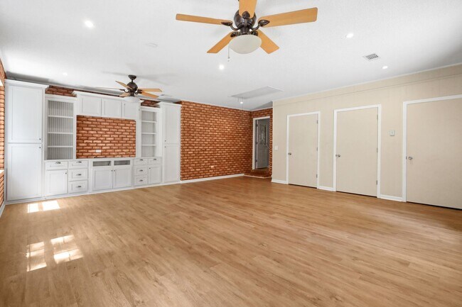 Foto del edificio - 3 Bed, 3 Bath Plus Office Home for Rent!!