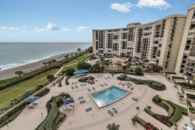 Foto del edificio - 200 Ocean Trail Way