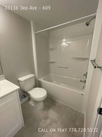 Building Photo - Top Floor Apartment