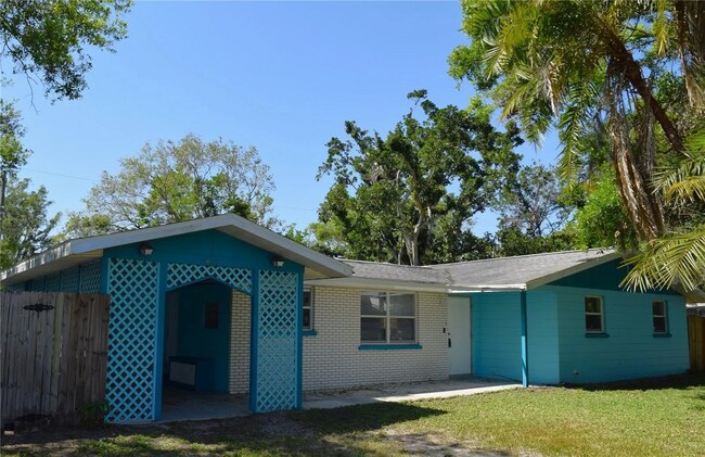 Foto del edificio - 403 Pinewood Ave