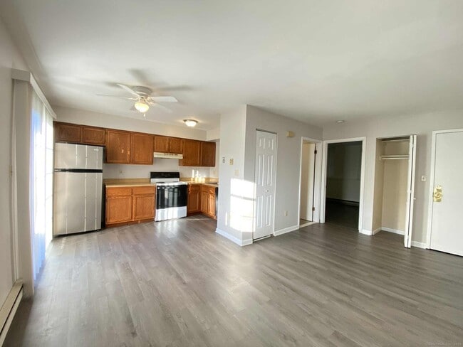 Building Photo - 99 Aspetuck Vlg