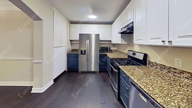 Building Photo - 2701 Deeringhill Dr