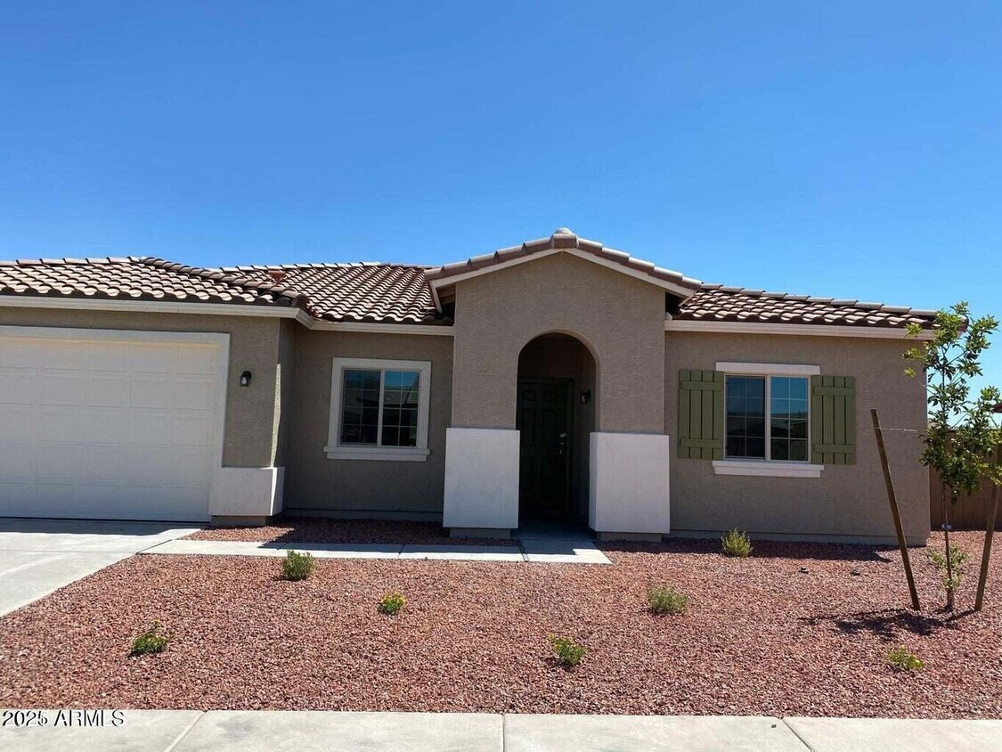 Foto principal - 303 E Montego Dr