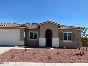 Building Photo - 303 E Montego Dr
