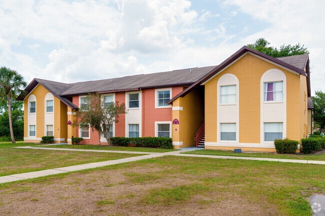 Building Photo - Fox Hollow