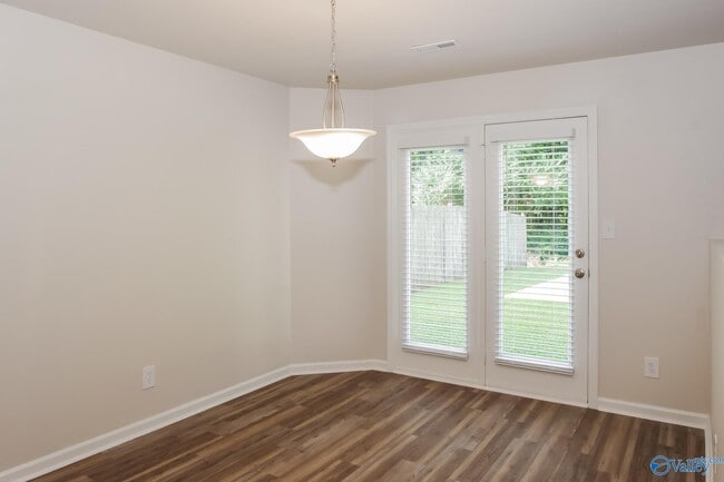 Foto del edificio - 204 Farmington Dr