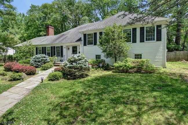 Foto del edificio - 478 Long Hill Dr