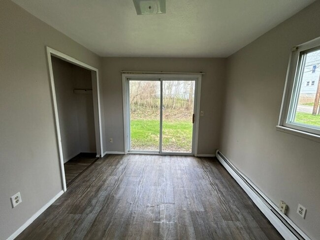 Building Photo - 138 Mendel Ct