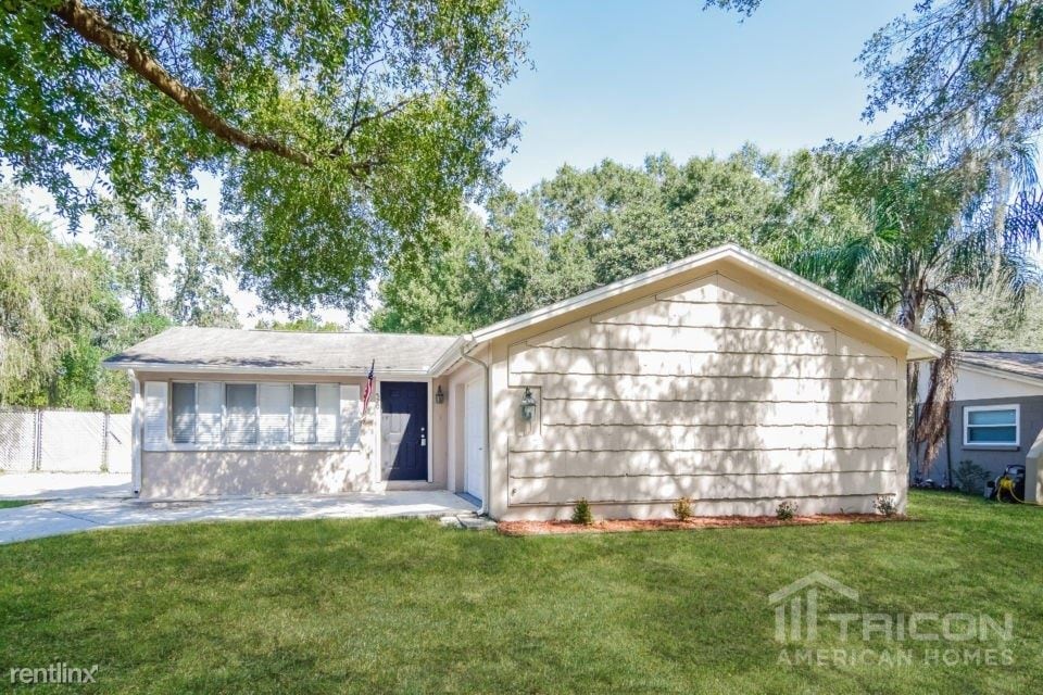 Primary Photo - 520 Avocado Cir