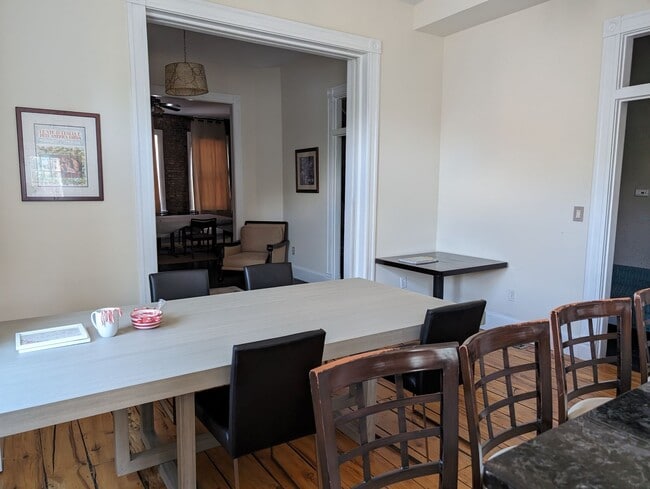 Kitchen Dining - 2901 Salena St