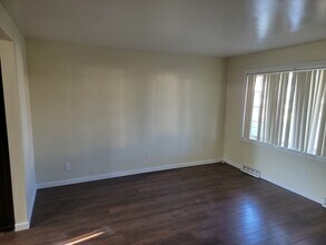 Building Photo - 3232 S Auburn Dr