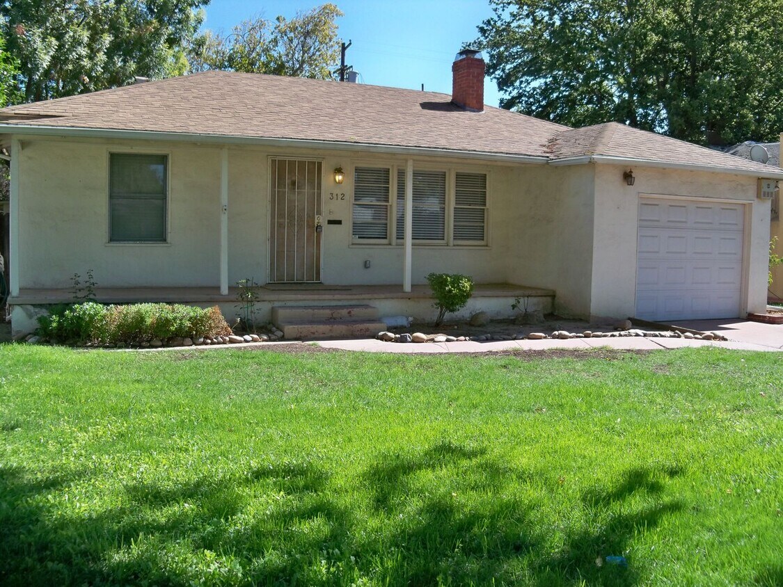 La Loma Area Neighborhood House Rental in Modesto, CA
