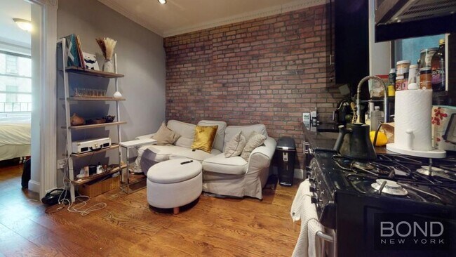 Foto del edificio - 422 E 9th St