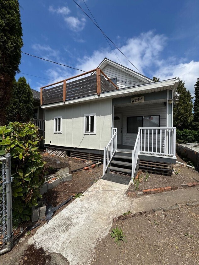 Foto principal - Cozy 4 bed 2 bath home in South Seattle