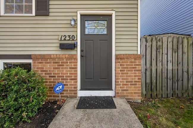 Building Photo - Beautiful 4 Bedroom in Short North