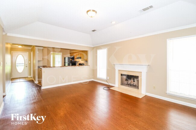 Foto del edificio - 8930 Lake Springs Cove