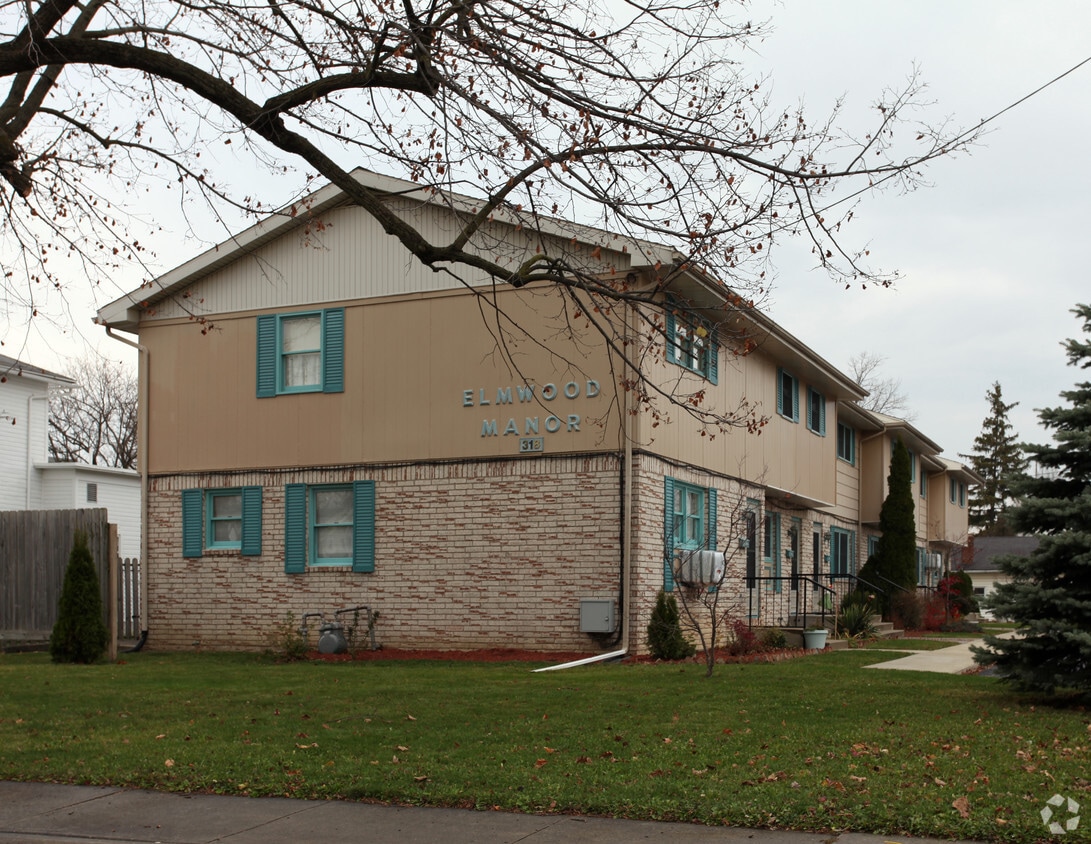 Elmwood Manor Apartments in Findlay, OH