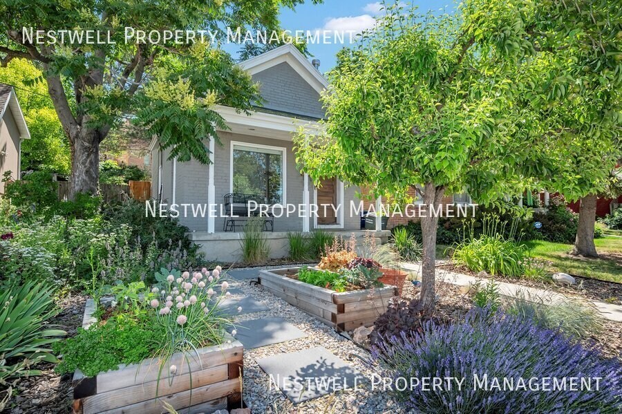 Primary Photo - 334 N Almond St